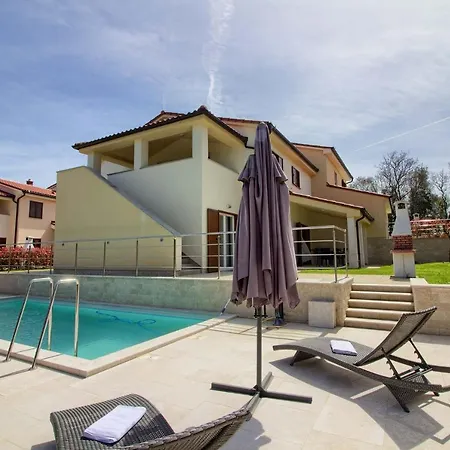 Villa Olivia Villas: Beachfront Complex With Private Pools