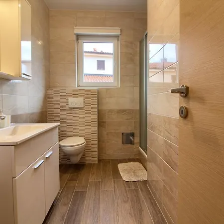 Olivia Villas: Beachfront Complex With Private Pools * Banjole